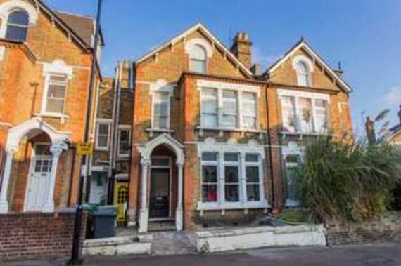 2 bedroom Maisonette...
